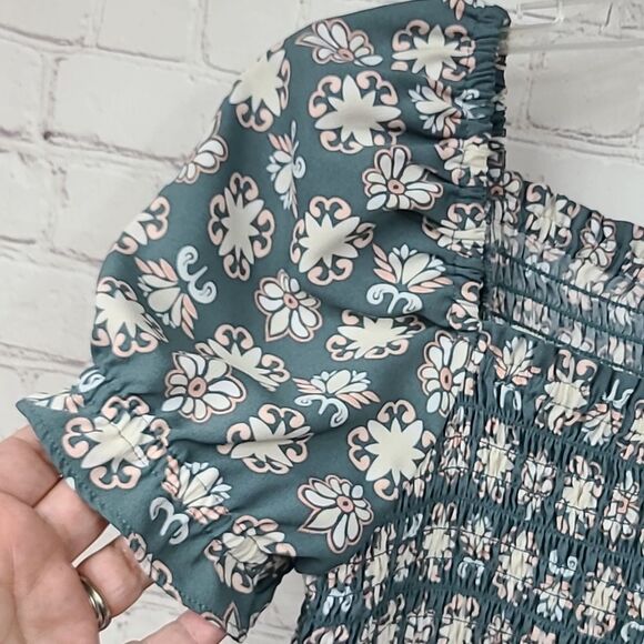 Loft Petite Gray Floral Smocked Babydoll Puff Short Sleeves Mini Dress Cute SP - Picture 4 of 10